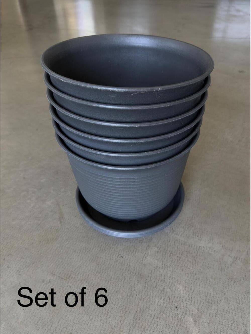 9inch Plastic Plant Pots w Saucers / 12pc Set w Saucers